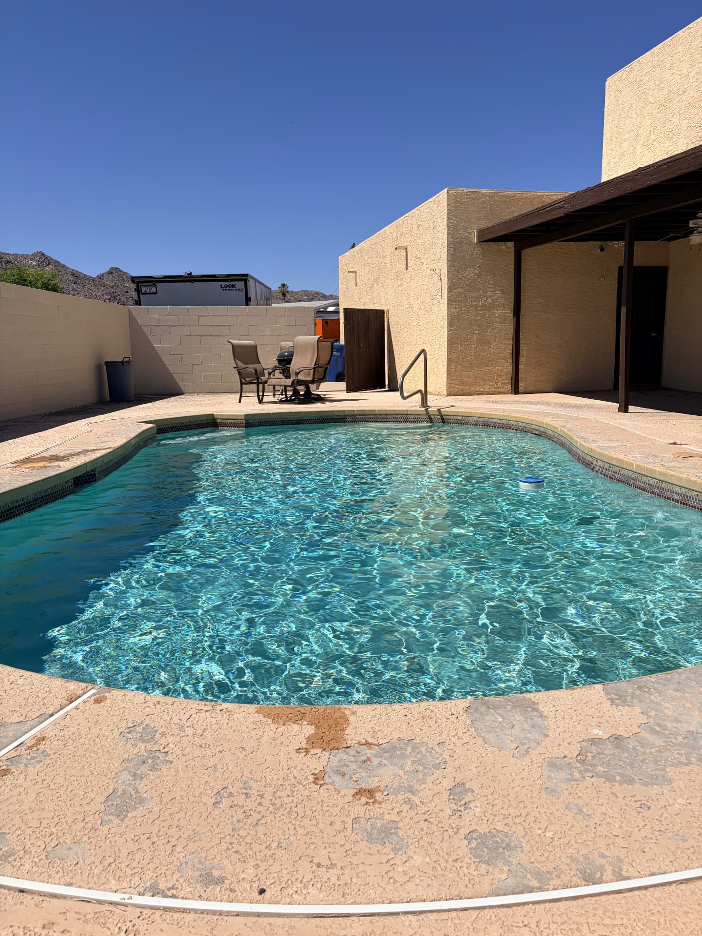 Sparkling free-form pool after chemical balancing